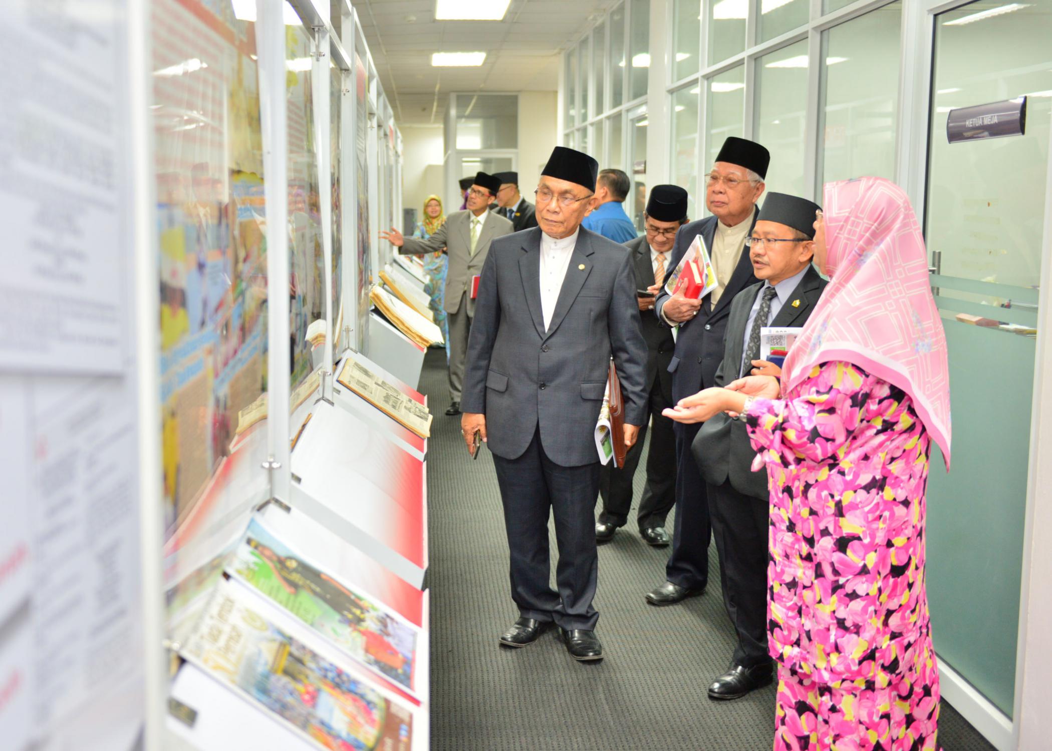 BERITA02A.jpg